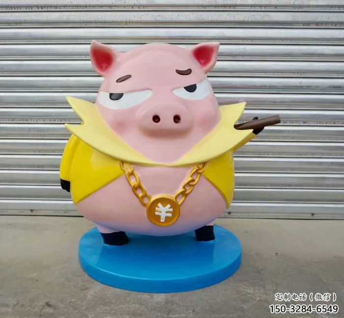 豬卡通雕塑廠家,影視劇卡通擺件,彩繪卡通豬雕塑小品